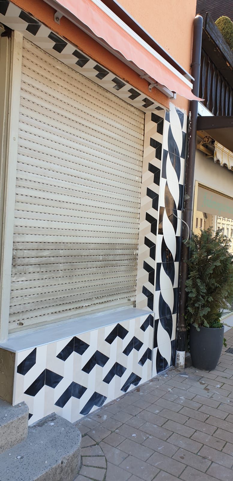 3D Fassadenmuster - Professionelle Fliesenarbeiten Freiburg von Madlin Fliesen 3D Fassadenmuster - Fliesenleger Freiburg Projekt von Madlin Fliesen